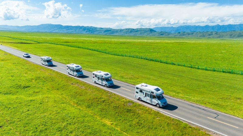 牧夏伊犁-赛里木湖-独库公路-安集海大峡谷-那拉提草原-解忧公主薰衣草园-唐布拉-喀赞其民俗村-独山子大峡谷  8日游