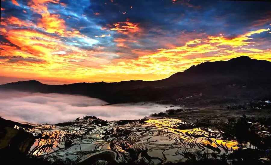 【滇东南全景游】元阳梯田-建水古城-碧色寨-世外桃源坝美-普者黑-罗平油菜花-九龙瀑布-抚仙湖-东川红土地-元谋土林全景9日深度游
