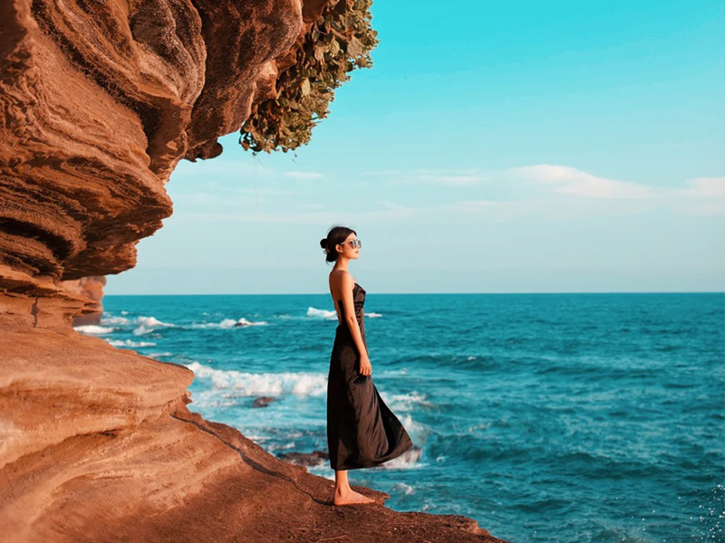 崇左 涠洲岛小团-德天跨国瀑布-涠洲岛-边境线-百年老街-火山地质公园-涠洲岛追鲸-北海银滩 6日游