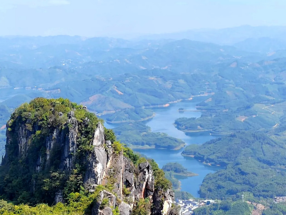 探秘黔西南-野奢5日-花江峡谷大桥-将军洞-万峰林-马岭河大峡谷-罗甸-大小井5日